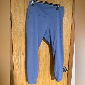 Women’s Lululemon Wunder Train Contour fit leggings with pockets